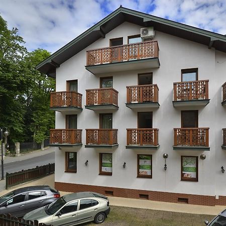 Sanatorium Zbyszko Hotell Busko-Zdrój Exteriör bild