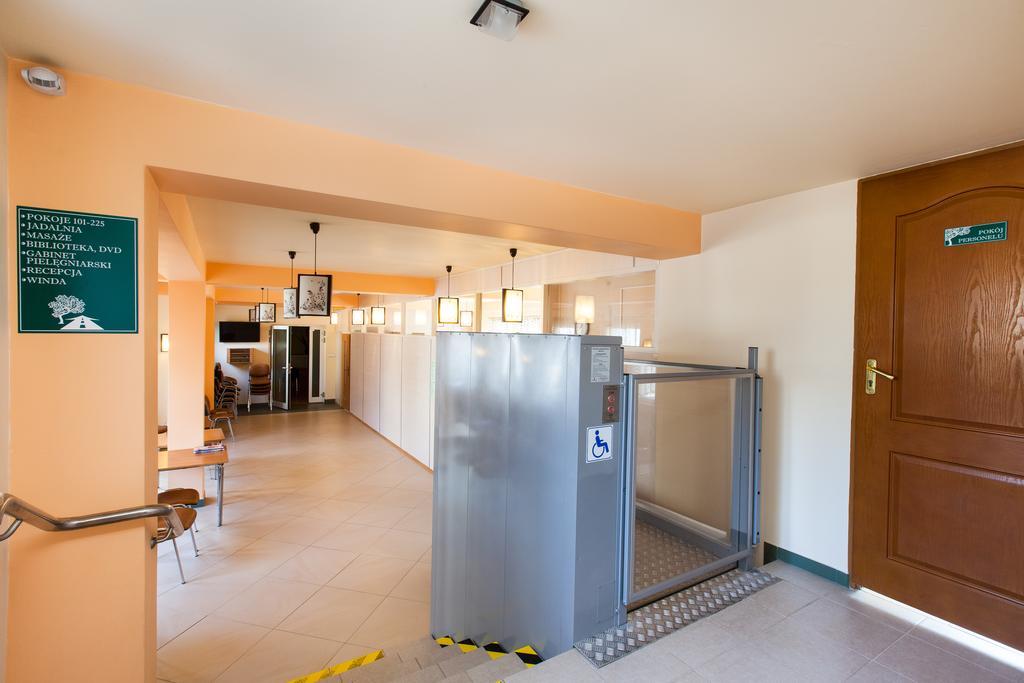 Sanatorium Zbyszko Hotell Busko-Zdrój Exteriör bild