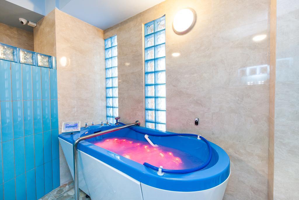 Sanatorium Zbyszko Hotell Busko-Zdrój Exteriör bild