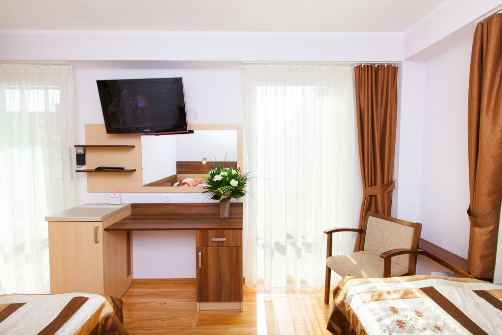 Sanatorium Zbyszko Hotell Busko-Zdrój Rum bild