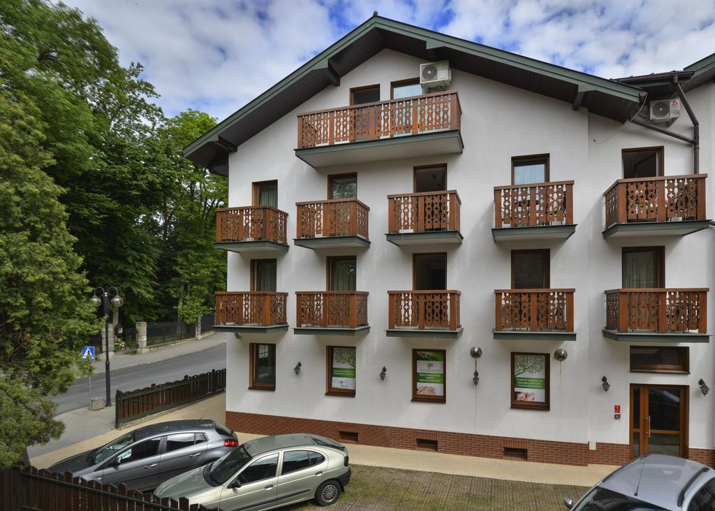 Sanatorium Zbyszko Hotell Busko-Zdrój Exteriör bild